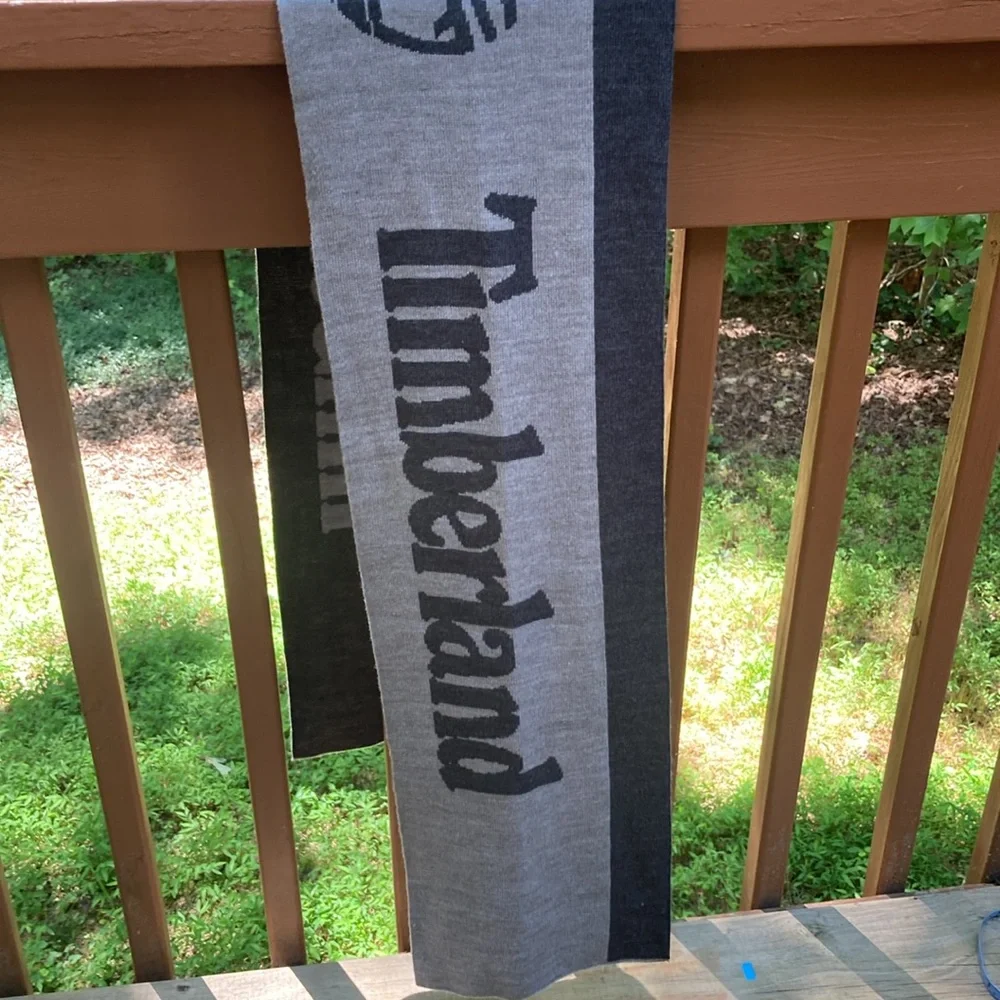 Timberland grey scarf